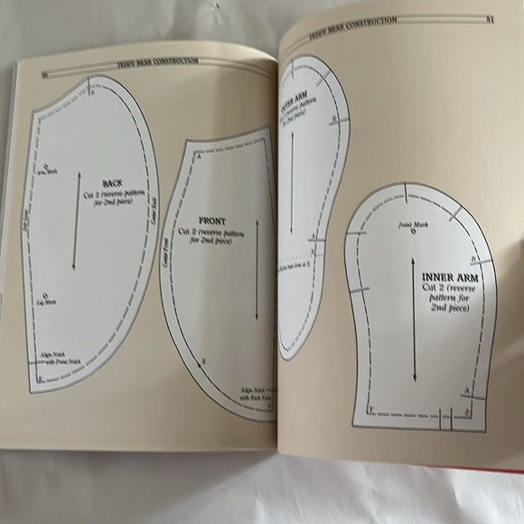 NWT Making Your Own Teddy Bear BOOK 1982 Bialosky Tynes Vintage Patterns Clothes - Picture 17 of 17